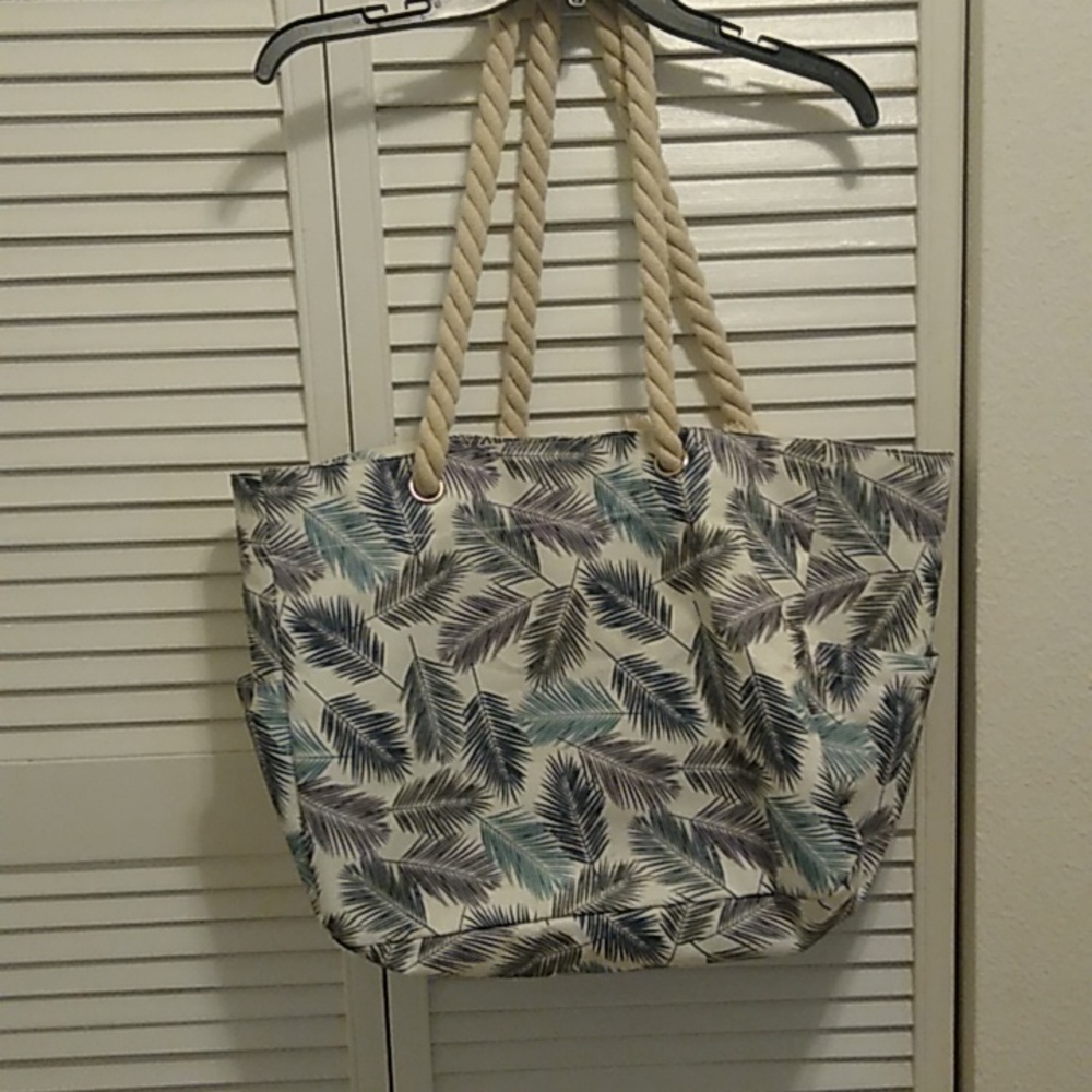 Canvas beach tote